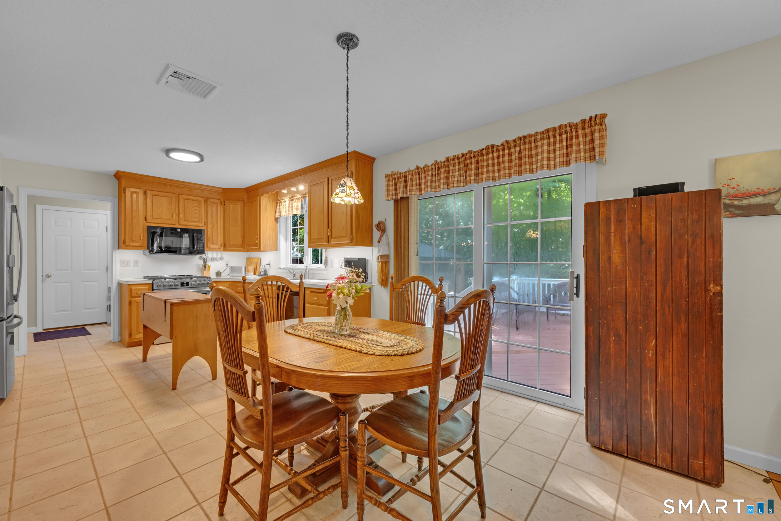 391 Squaw Hollow Road Ashford, CT 06278 - Photo 7 of 39