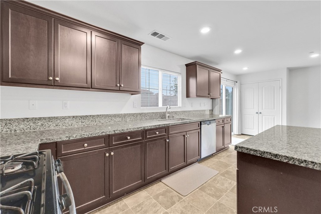 6335 Casey Way Fontana, CA 92336 - Photo 12 of 49