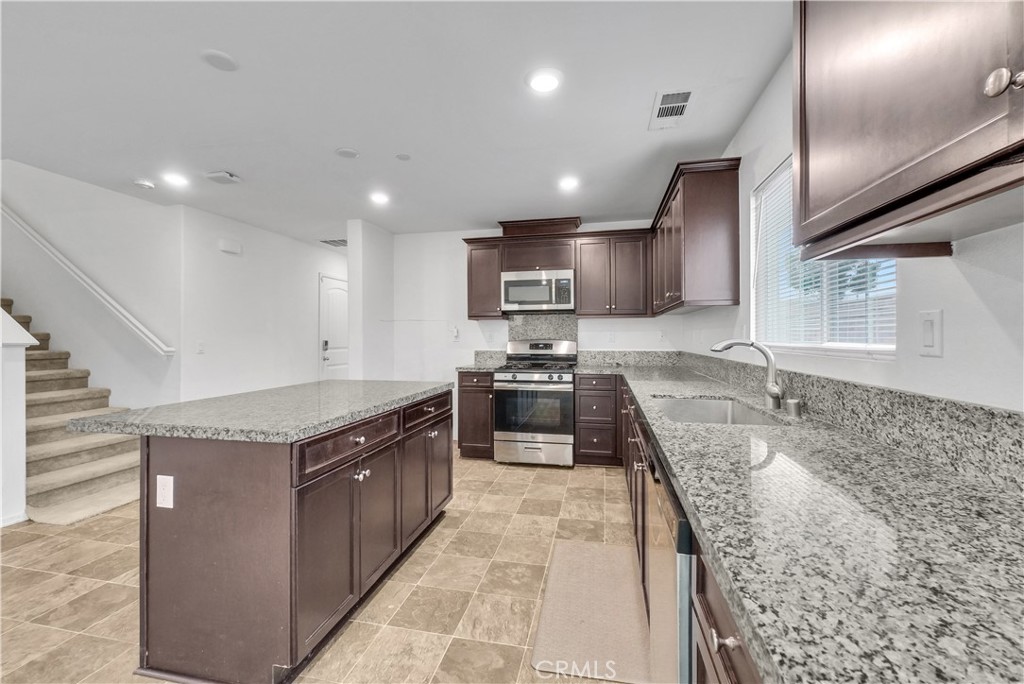 6335 Casey Way Fontana, CA 92336 - Photo 14 of 49