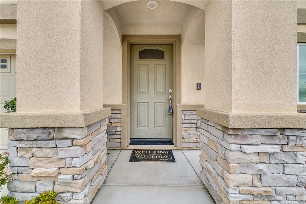 6335 Casey Way Fontana, CA 92336 - Photo 4 of 49