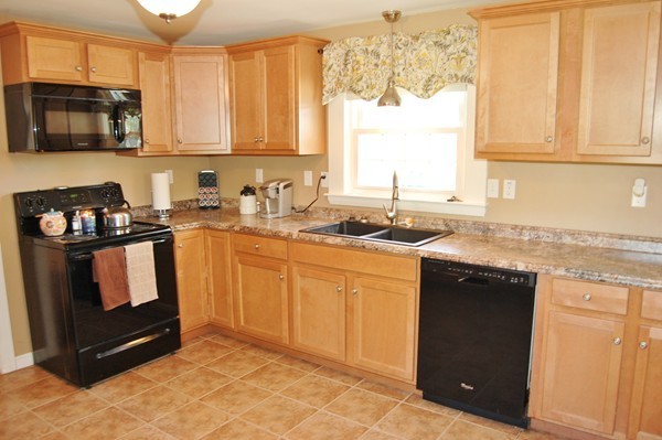 26 Clark Road Weymouth, MA 02190 - Photo 13 of 25 Gallery Image 13
