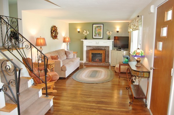 26 Clark Road Weymouth, MA 02190 - Photo 6 of 25 Gallery Image 6