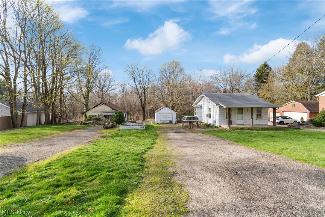 1664 Woods Road Akron, OH 44306 - Photo 5 of 9