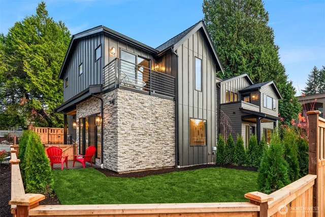 $1,224,950 | 10805 Northeast 60th Street, Kirkland, WA 98033