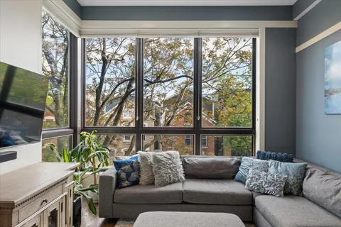 $1,050,000 | 1622 West Julian Street, Unit 2, Chicago, IL 60622