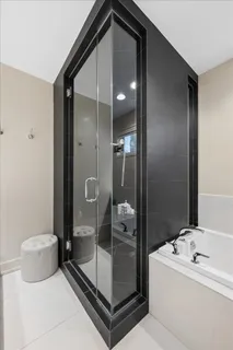 $1,050,000 | 1622 West Julian Street, Unit 2, Chicago, IL 60622