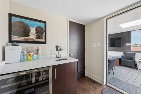 $1,050,000 | 1622 West Julian Street, Unit 2, Chicago, IL 60622