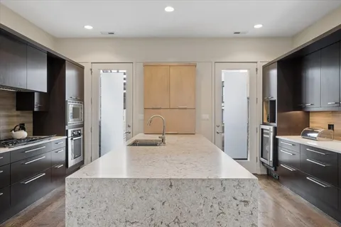 $1,050,000 | 1622 West Julian Street, Unit 2, Chicago, IL 60622