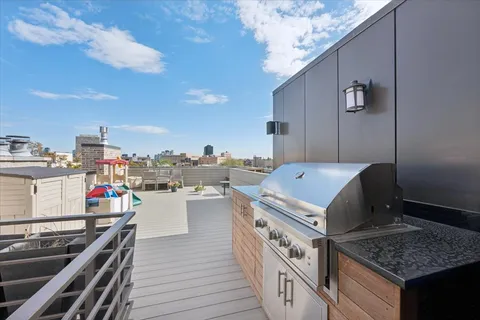 $1,050,000 | 1622 West Julian Street, Unit 2, Chicago, IL 60622