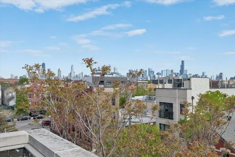 $1,050,000 | 1622 West Julian Street, Unit 2, Chicago, IL 60622