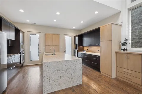 $1,050,000 | 1622 West Julian Street, Unit 2, Chicago, IL 60622