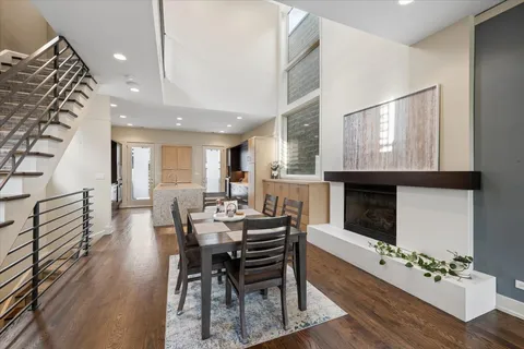 $1,050,000 | 1622 West Julian Street, Unit 2, Chicago, IL 60622