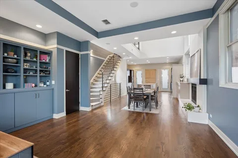 $1,050,000 | 1622 West Julian Street, Unit 2, Chicago, IL 60622