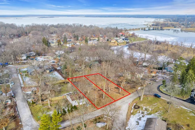 $49,600 | 27580 West Stonegate Drive, Spring Grove, IL 60081