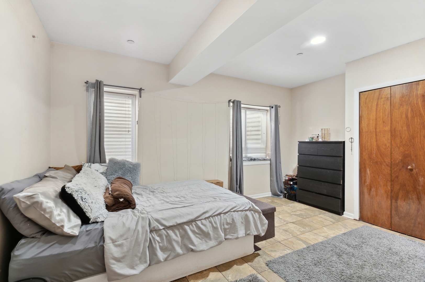 7625 East Prairie Road Skokie, IL 60076 - Photo 18 of 25 Gallery Image 18