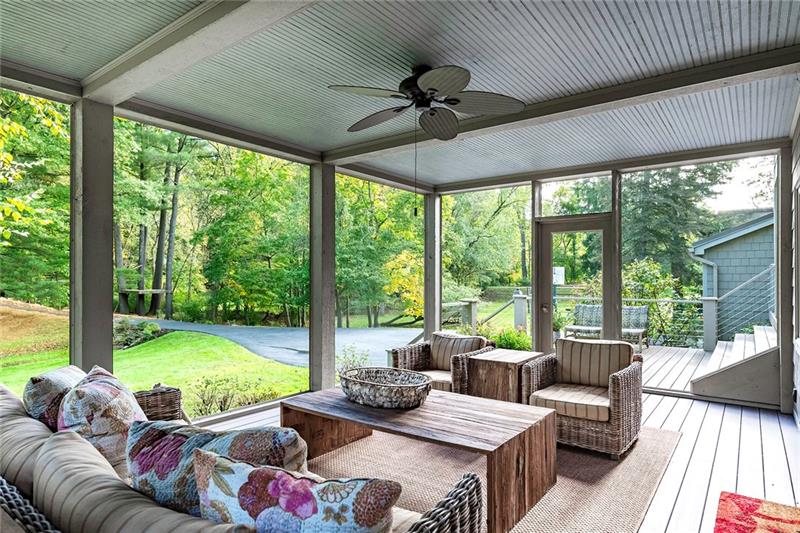 535 Beaver Road Edgeworth, PA 15143 - Photo 4 of 25 Gallery Image 4