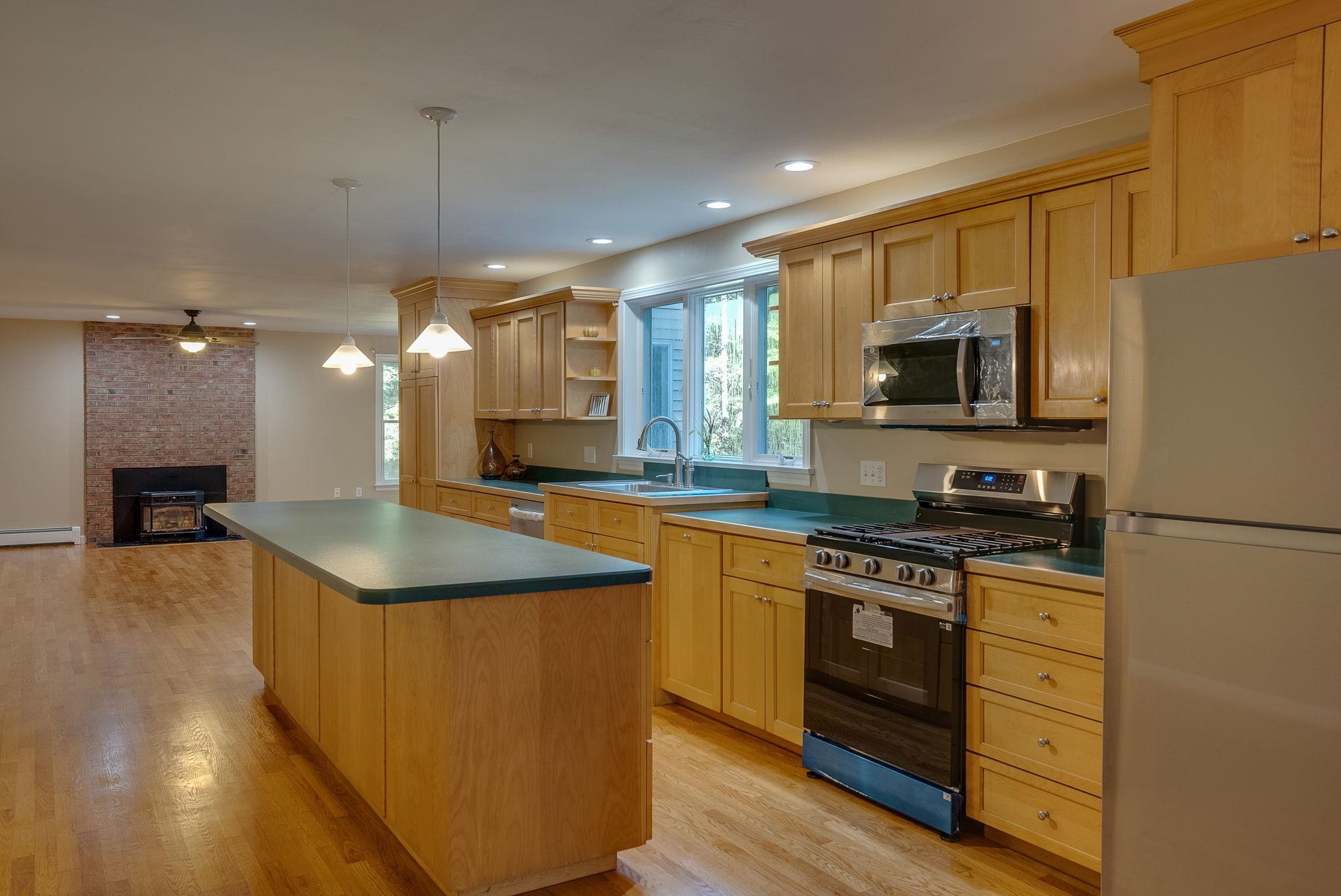 298 Harantis Lake Road Chester, NH 03036 - Photo 9 of 46