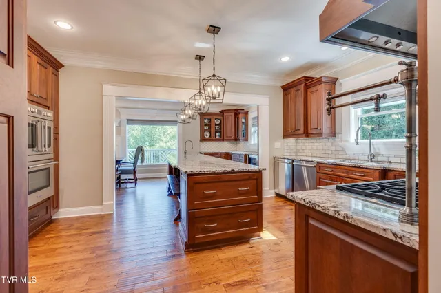 $899,999 | 292 Alpine Trail, Kingsport, TN 37663