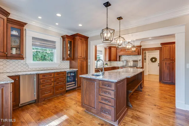 $899,999 | 292 Alpine Trail, Kingsport, TN 37663