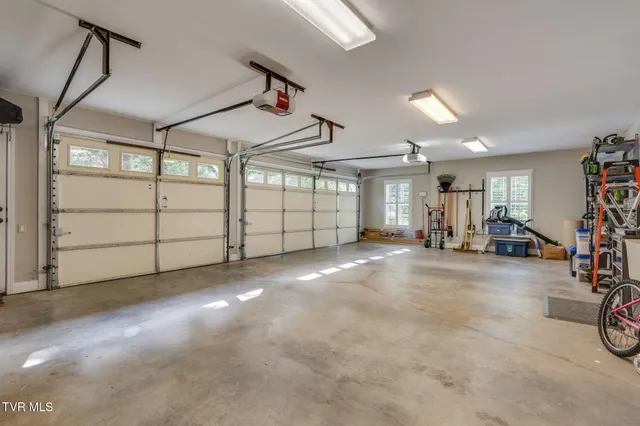 $899,999 | 292 Alpine Trail, Kingsport, TN 37663