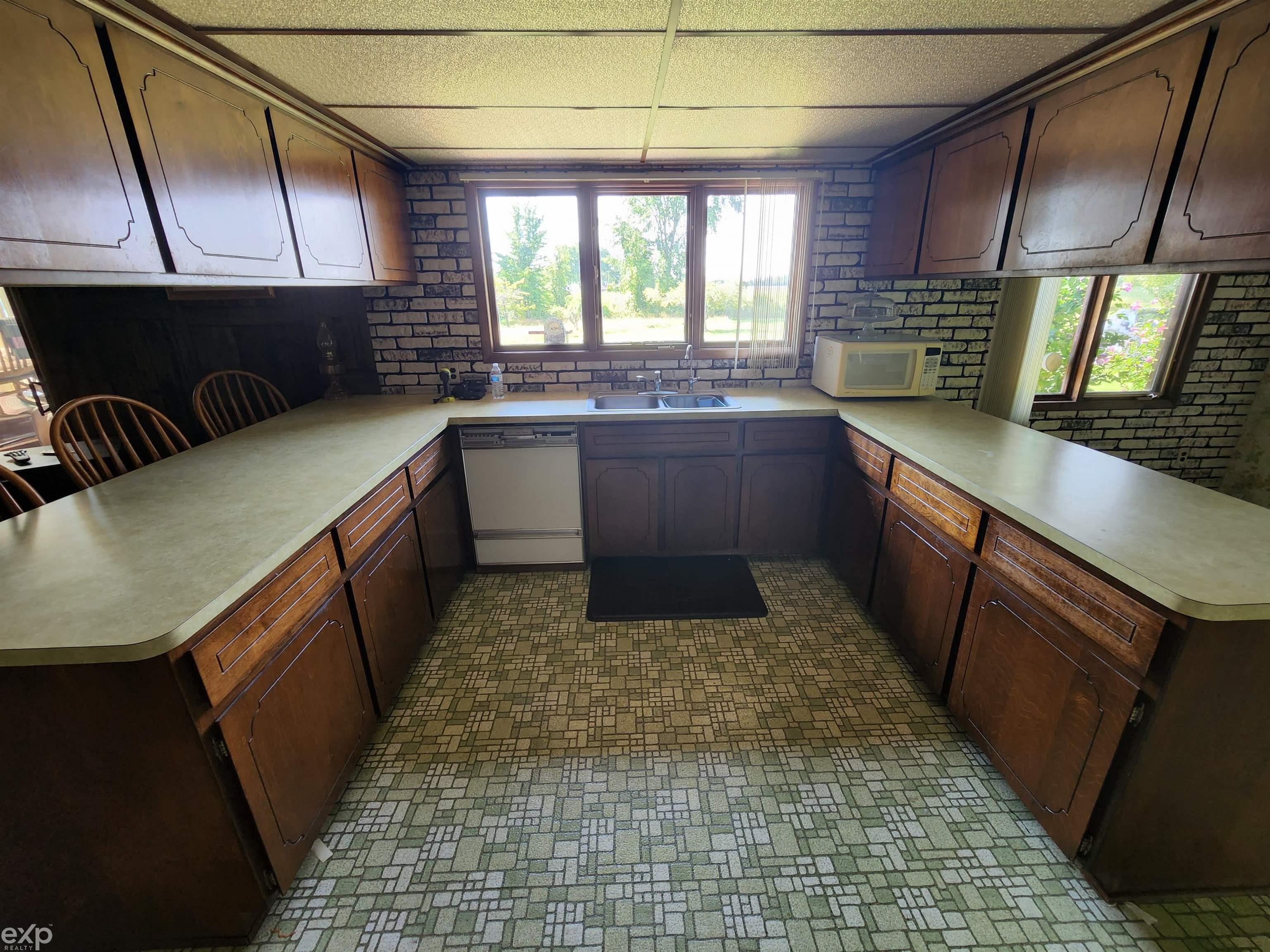 13751 Mesmer Road Allenton, MI 48002 - Photo 9 of 42 50088366-8.JPG