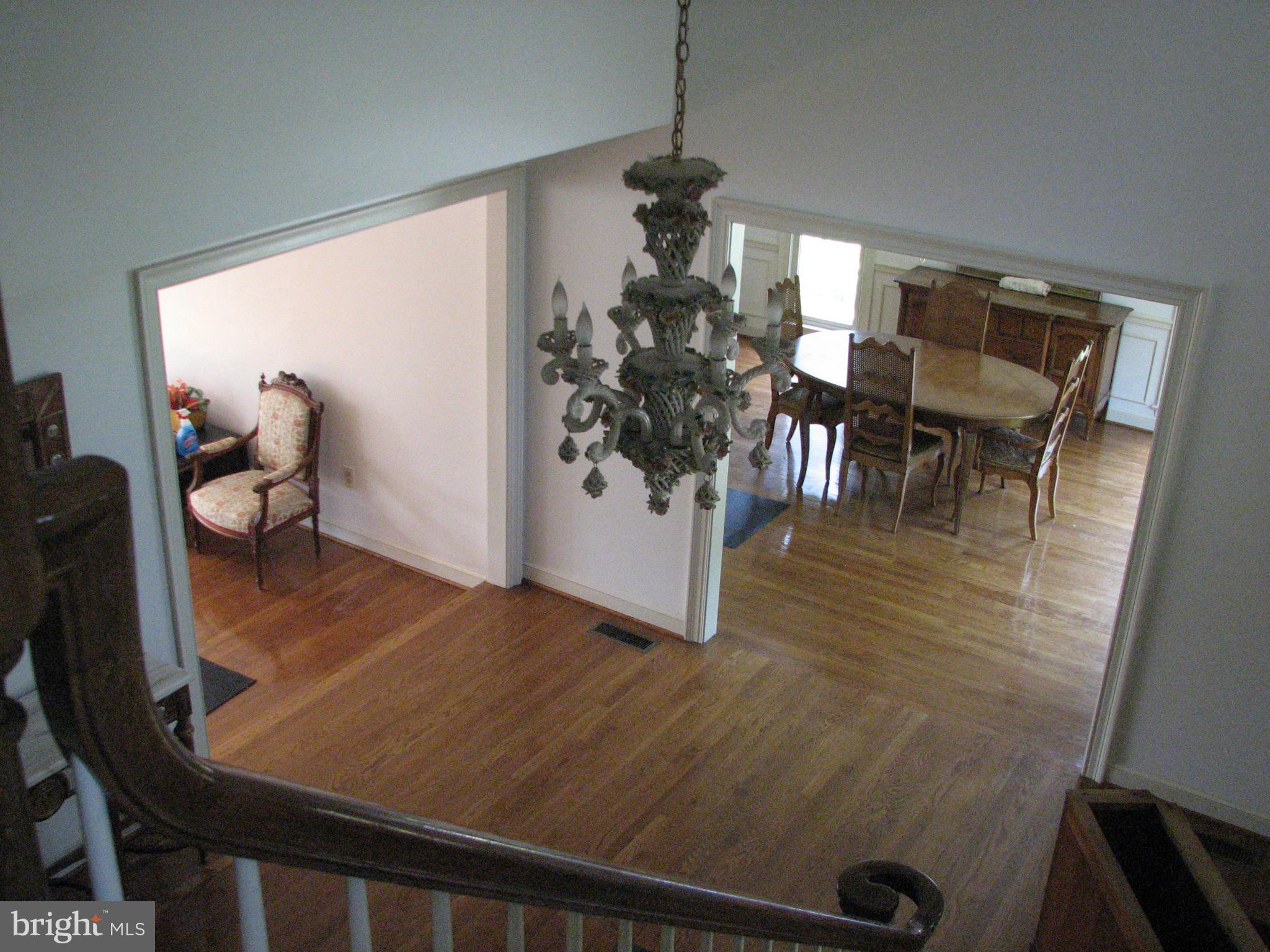 11516 Glen Road Potomac, MD 20854 - Photo 4 of 30 View
