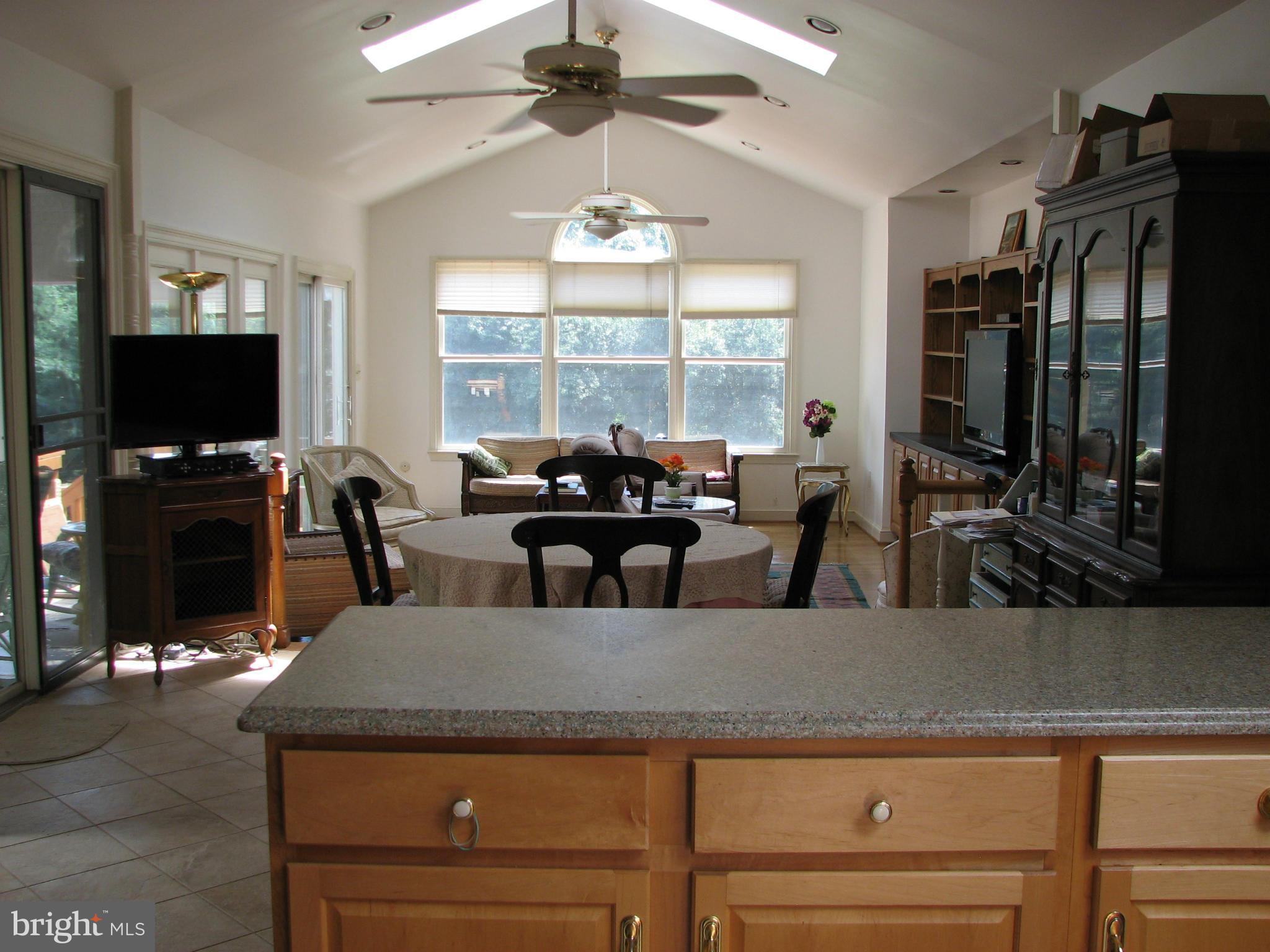 11516 Glen Road Potomac, MD 20854 - Photo 8 of 30 Kitchen
