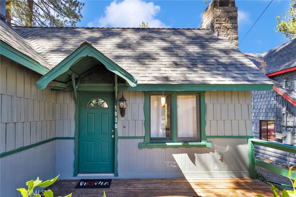 1038 Robin Road Wrightwood, CA 92397 - Photo 3 of 39 Gallery Image 3
