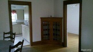 406 Main Street Fenton, MI 48430 - Photo 4 of 11 206.jpg