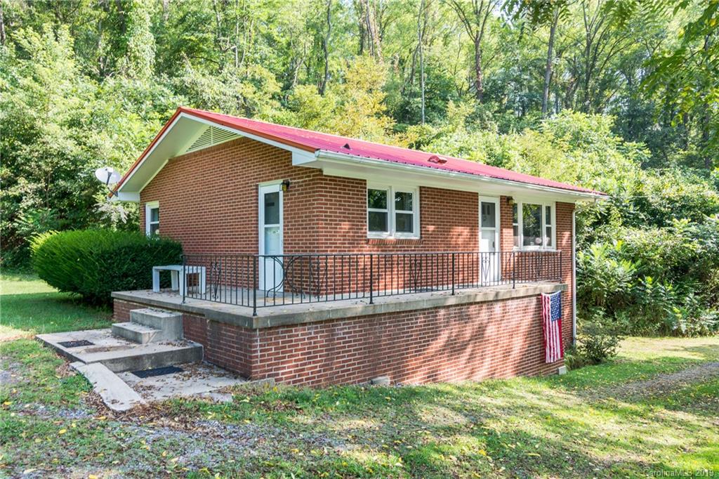 86 Star Ridge Road Canton, NC 28716 - Photo 2 of 20