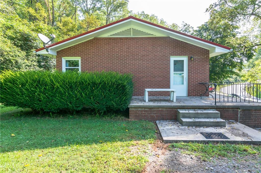 86 Star Ridge Road Canton, NC 28716 - Photo 3 of 20