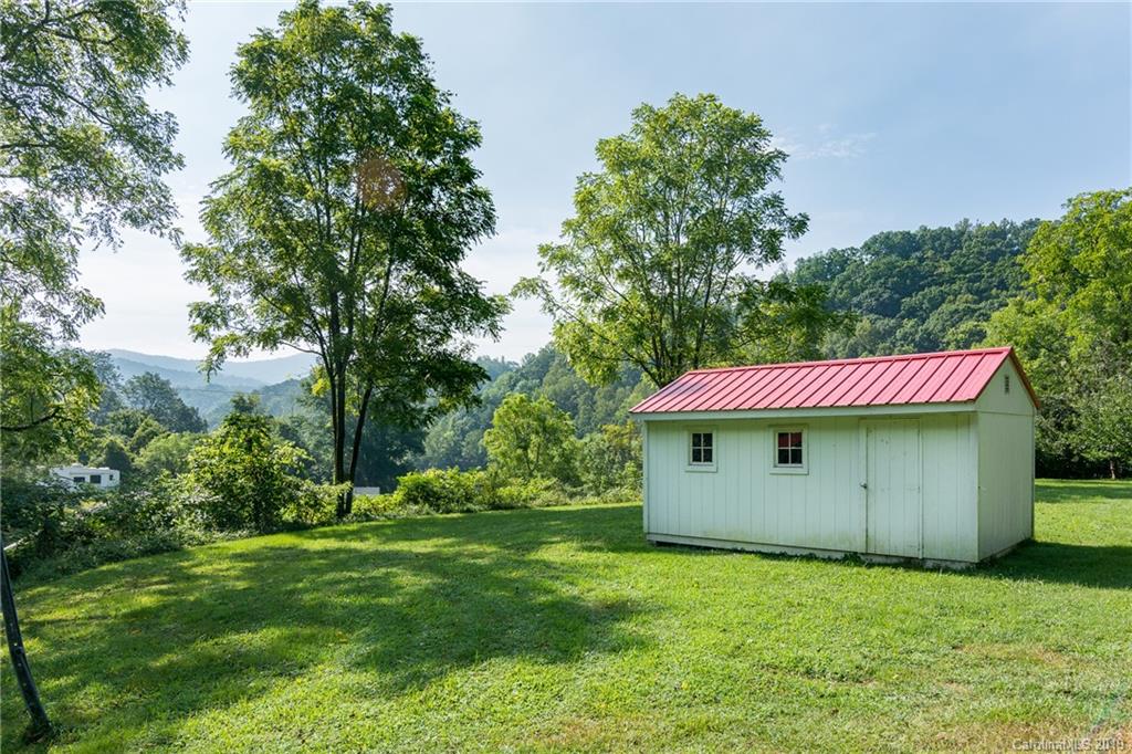 86 Star Ridge Road Canton, NC 28716 - Photo 5 of 20