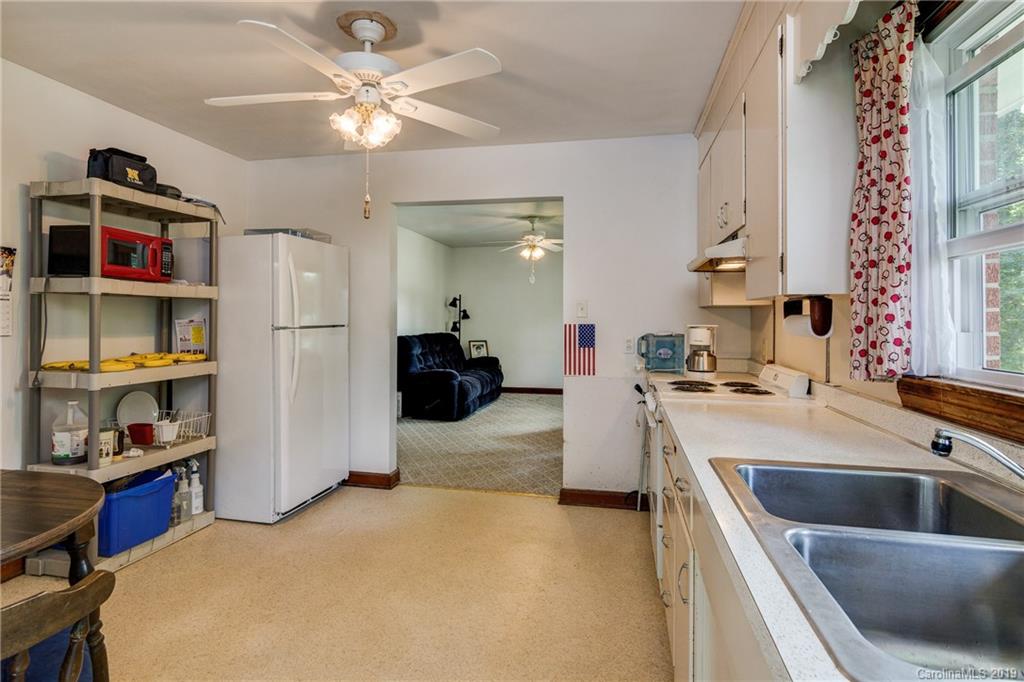 86 Star Ridge Road Canton, NC 28716 - Photo 9 of 20