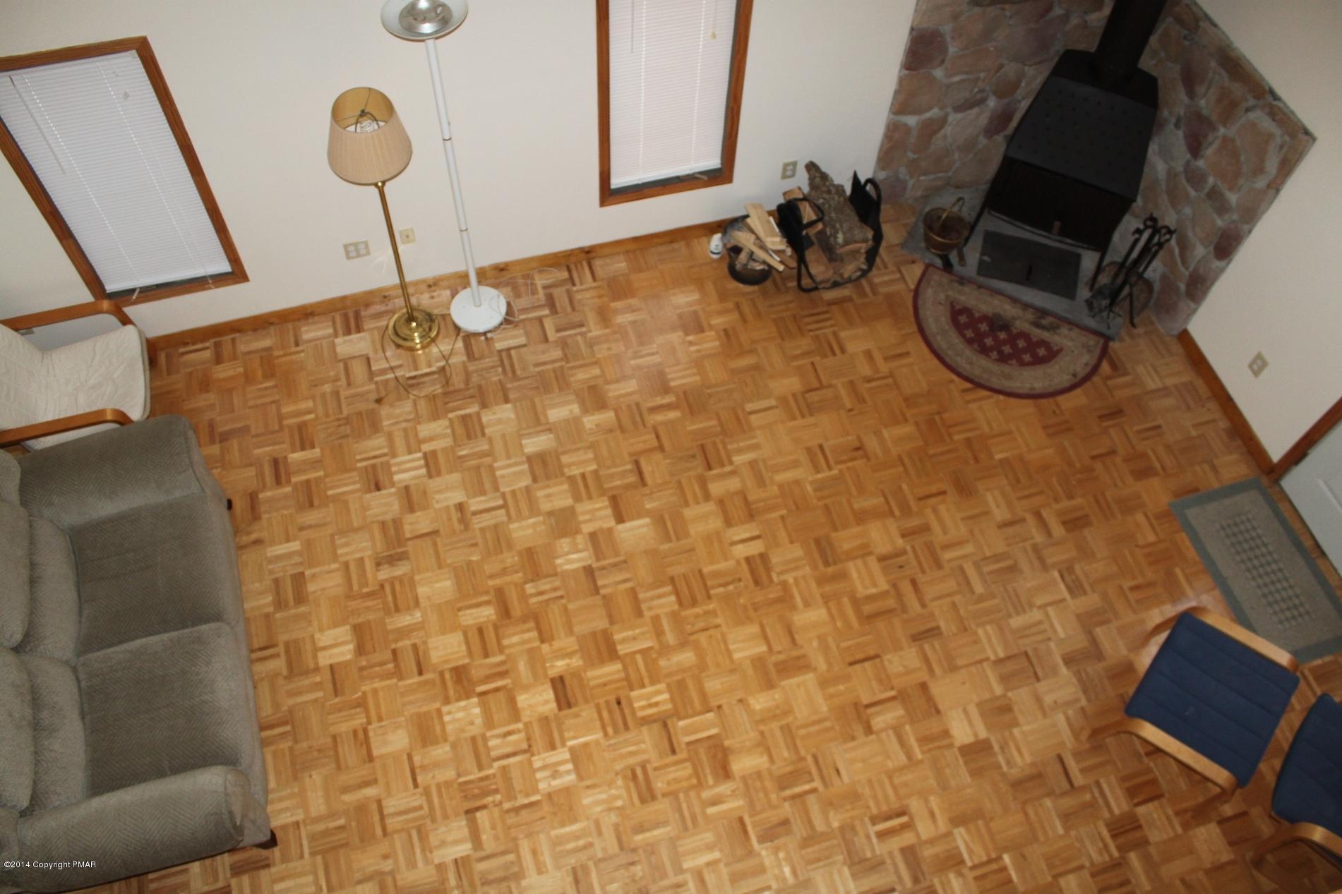 1055 Bush Road Cresco, PA 18326 - Photo 20 of 24 a room with rug