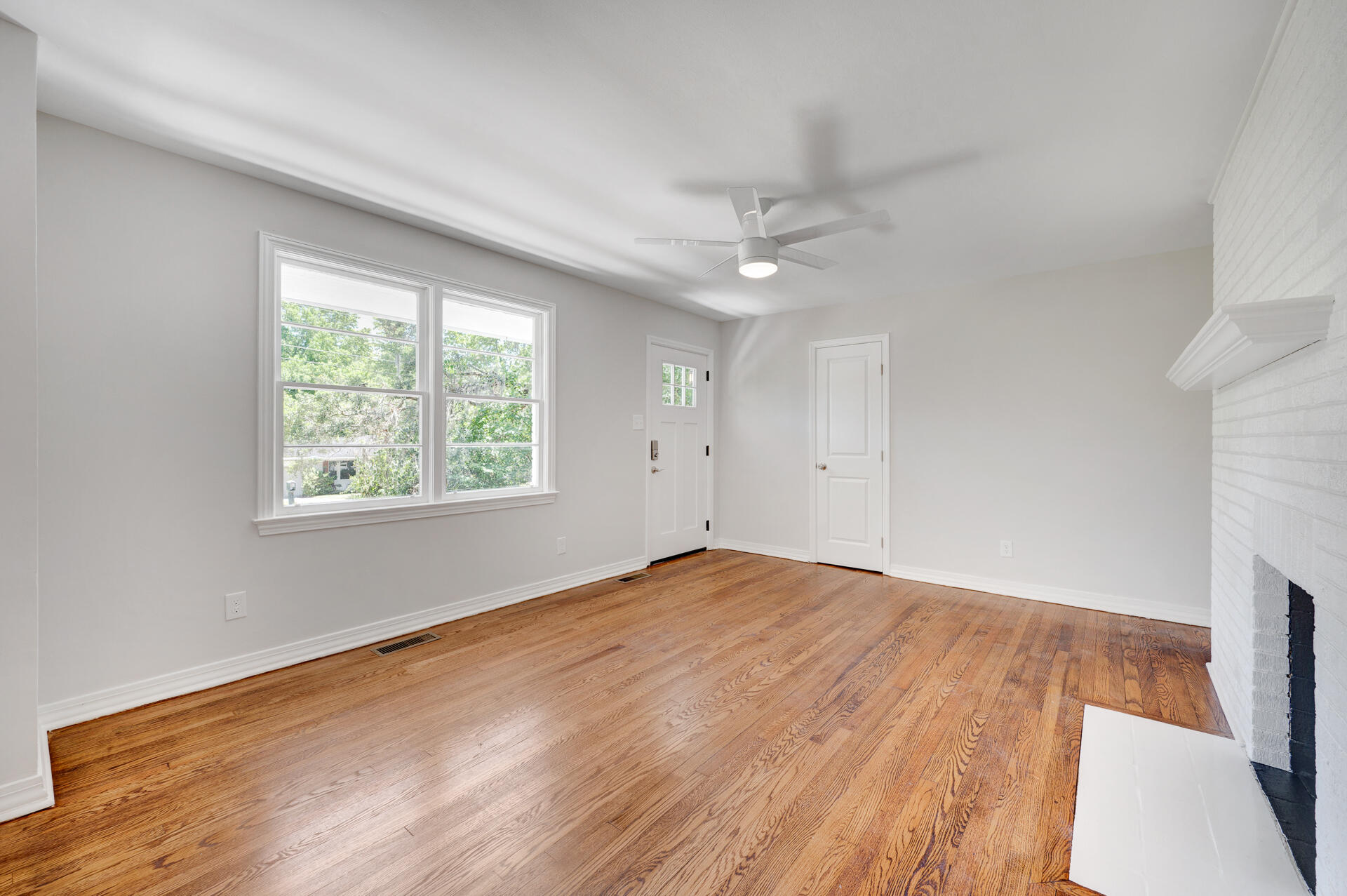 1250 Springhill Road Hanahan, SC 29410 - Photo 9 of 19 1250Springhill-09