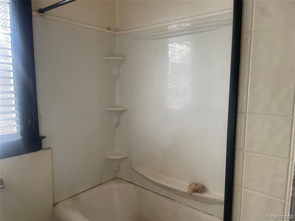 6145 Yorkshire Road Detroit, MI 48224 - Photo 18 of 28