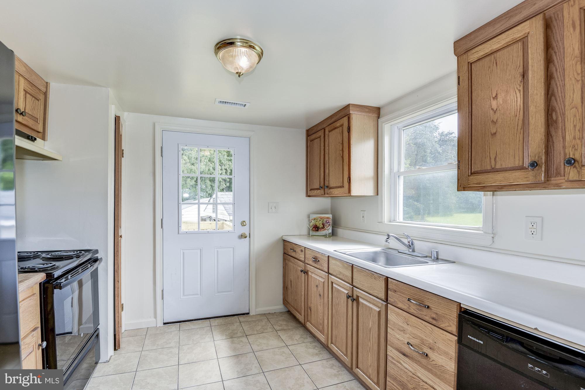 10813 Elk Run Road Catlett, VA 20119 - Photo 3 of 30 Kitchen