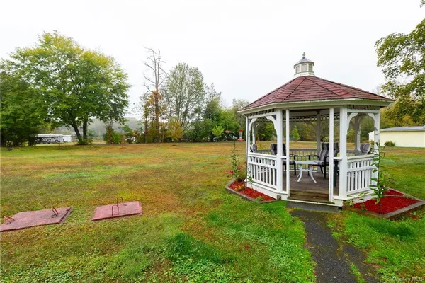 $1,250,000 | 1030 Highway 199, Red Hook, NY 12571