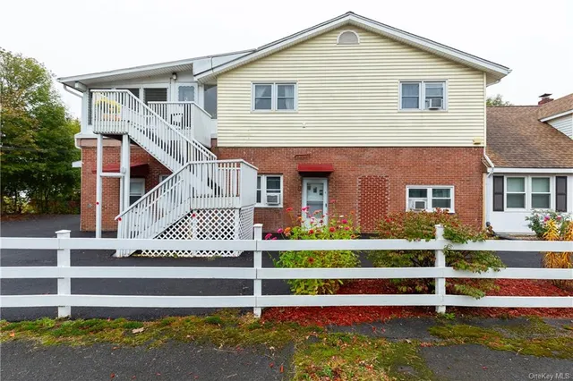 $1,250,000 | 1030 Highway 199, Red Hook, NY 12571