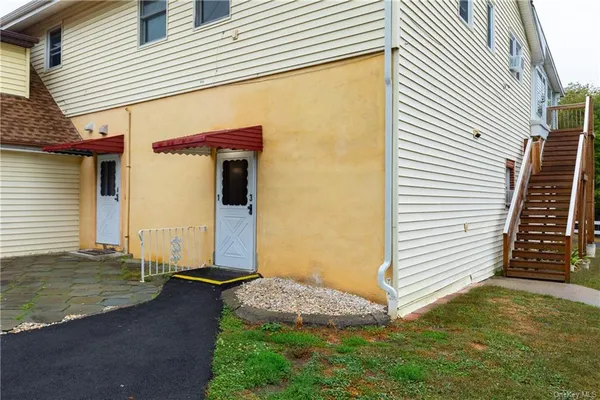 $1,250,000 | 1030 Highway 199, Red Hook, NY 12571