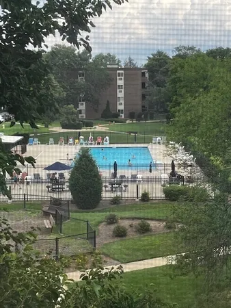 $189,900 | 1301 South Finley Road, Unit 414, Lombard, IL 60148