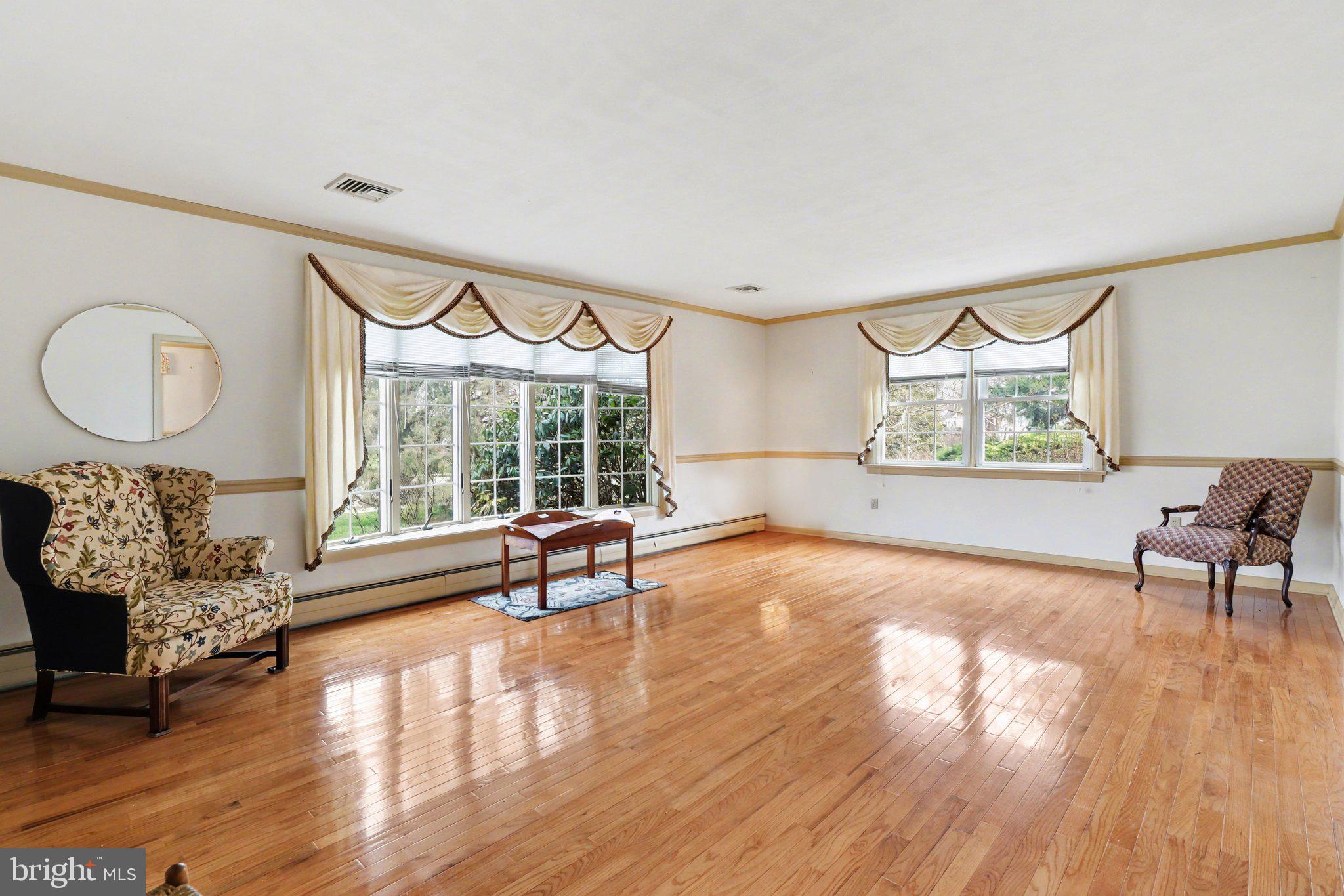 316 Cedar Avenue Hershey, PA 17033 - Photo 5 of 37