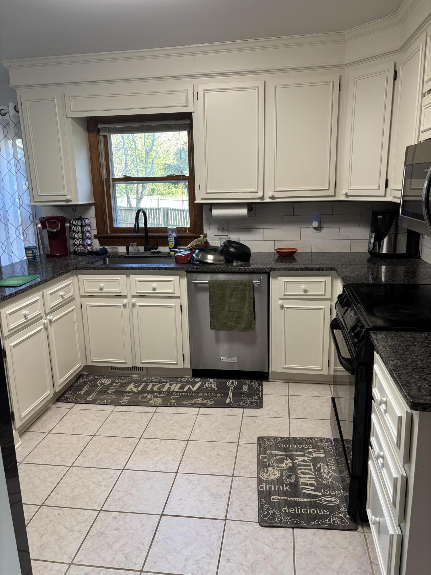 112 River Oak Lane Charleston, SC 29418 - Photo 2 of 8 IMG_4501