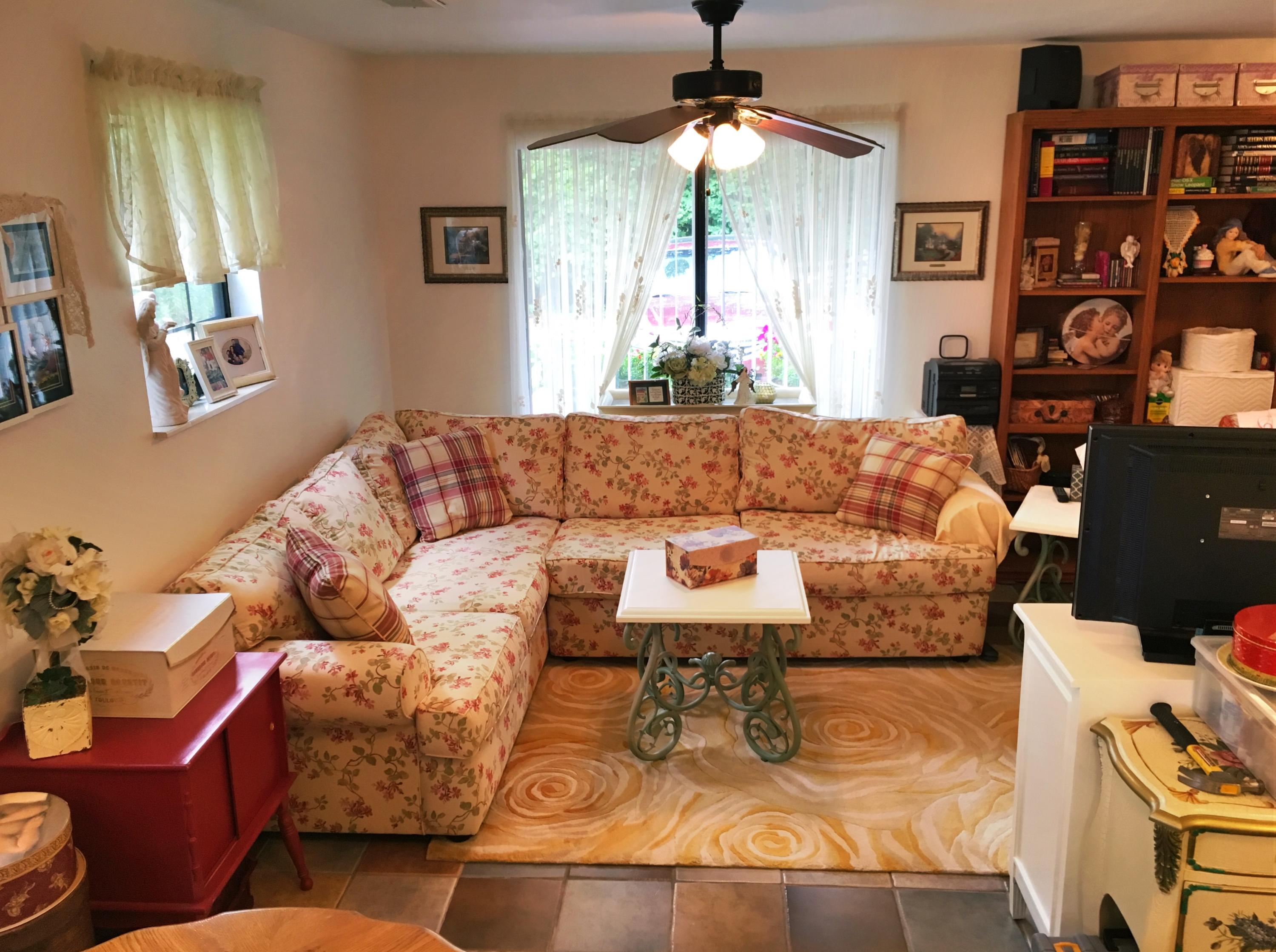 607 Merritt Road Washburn, TN 37888 - Photo 25 of 40 Cottage Living Room