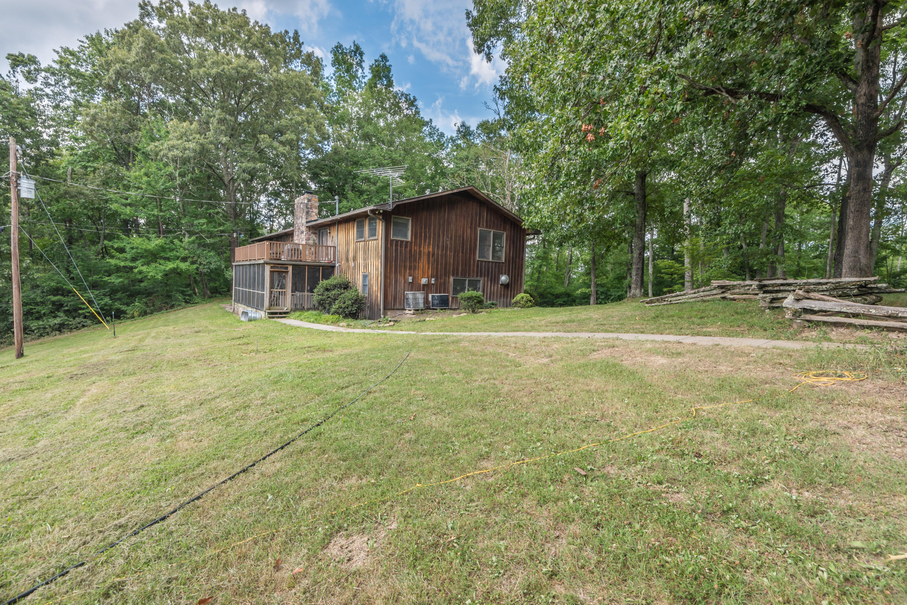 607 Merritt Road Washburn, TN 37888 - Photo 38 of 40 Screened Back Porch