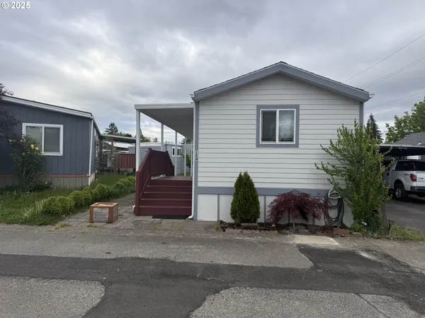 $78,999 | 13045 Southeast Stark Street, Unit 124, Portland, OR 97233