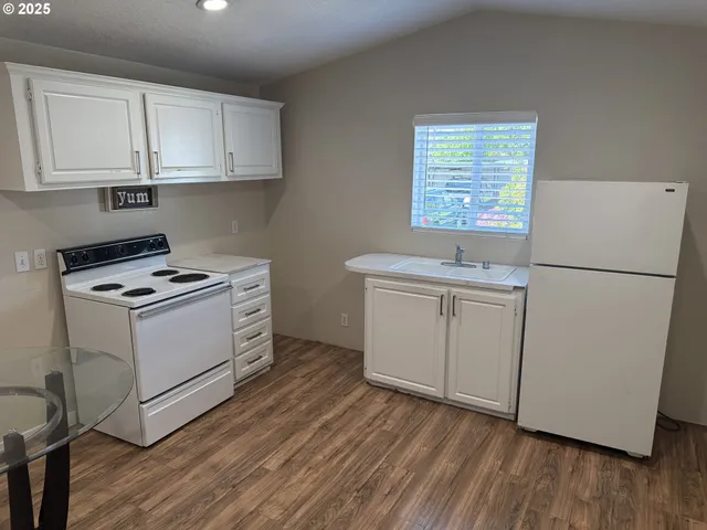 $78,999 | 13045 Southeast Stark Street, Unit 124, Portland, OR 97233