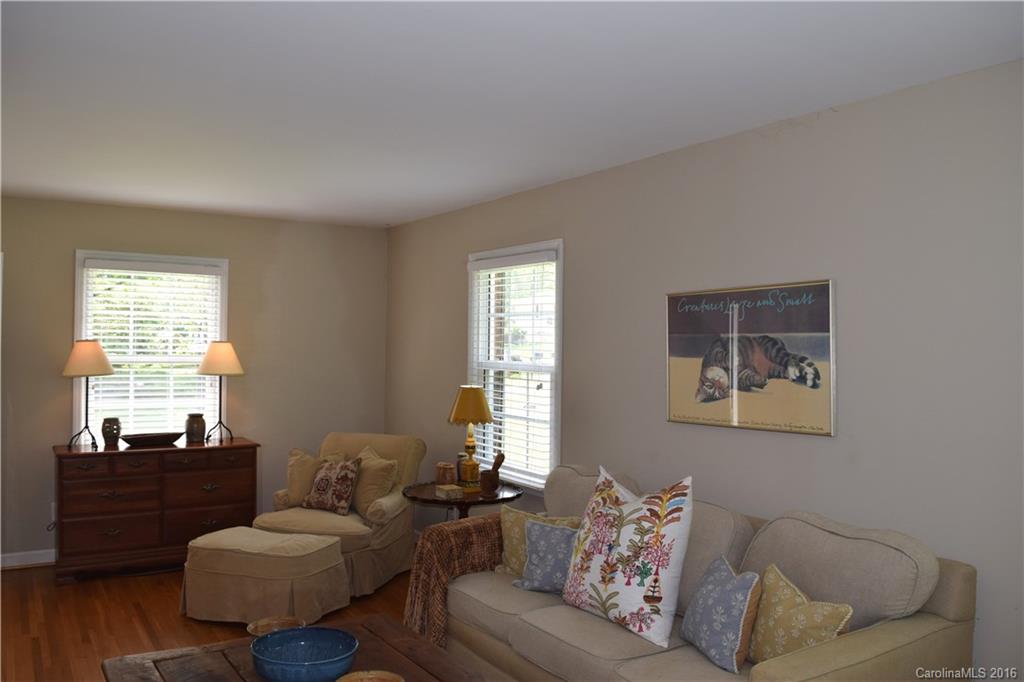 1348 Braeburn Road Charlotte, NC 28211 - Photo 2 of 16 Gallery Image 2