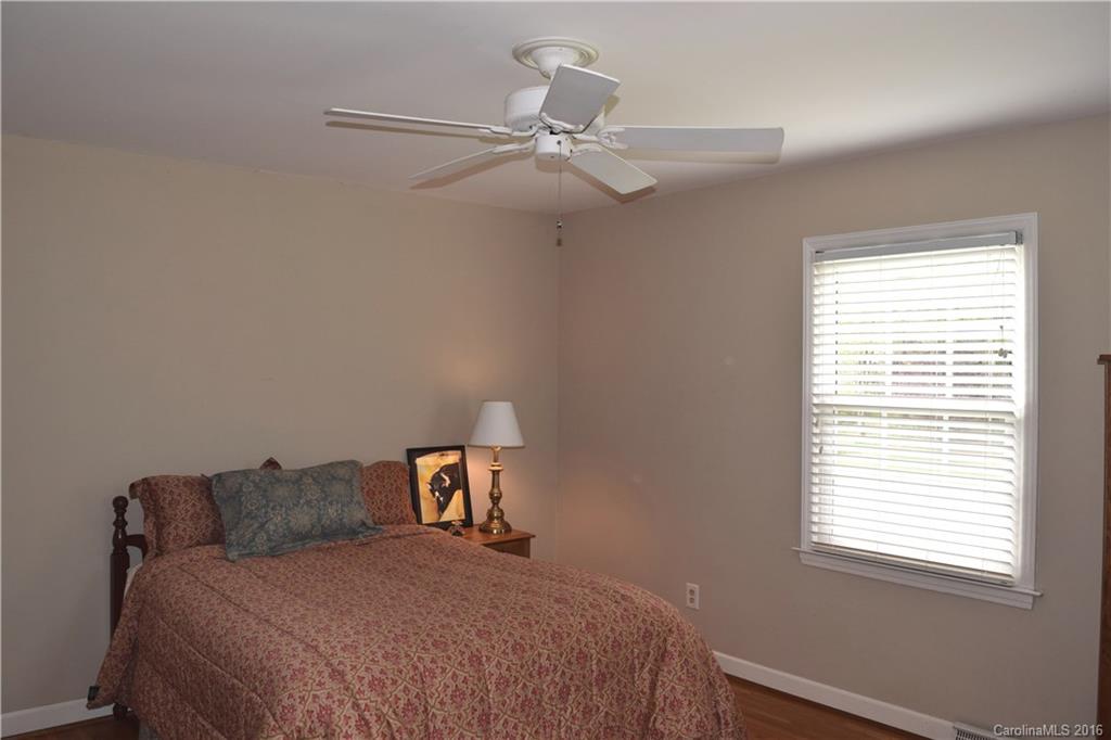 1348 Braeburn Road Charlotte, NC 28211 - Photo 11 of 16 Gallery Image 11