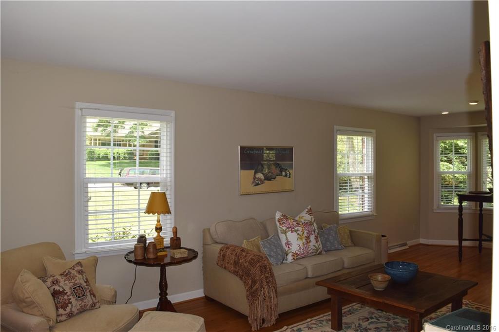 1348 Braeburn Road Charlotte, NC 28211 - Photo 3 of 16 Gallery Image 3